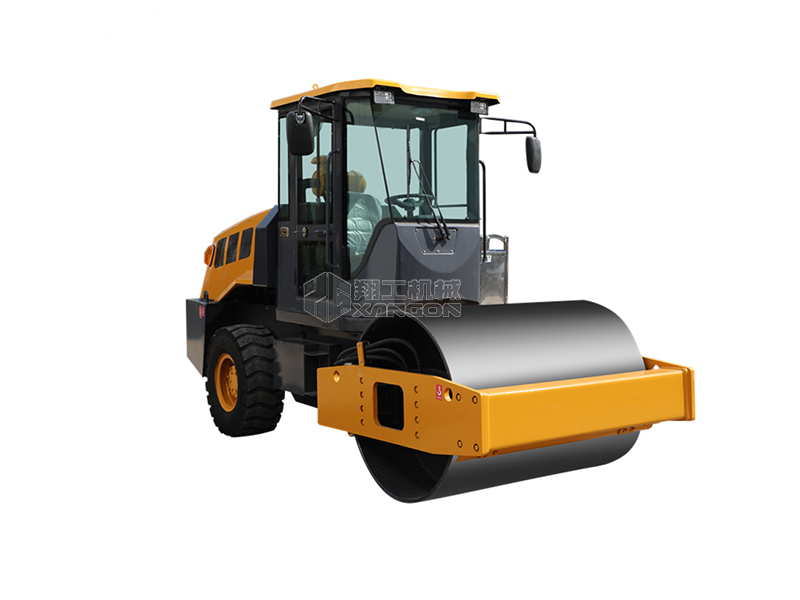 6噸封閉駕駛式壓路機(jī)